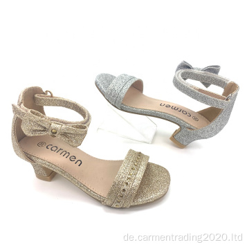 Neue Peep-Toe-Prinzessin-Sandalen mit niedrigem Haken